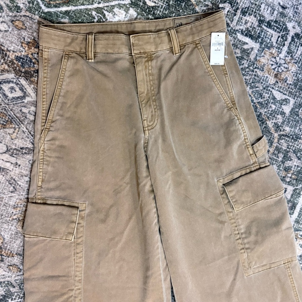 NWT Gap Women's  Baggy Cargo Khaki Pants Tan Cargo Pants Size 2 Petite - Picture 4 of 16